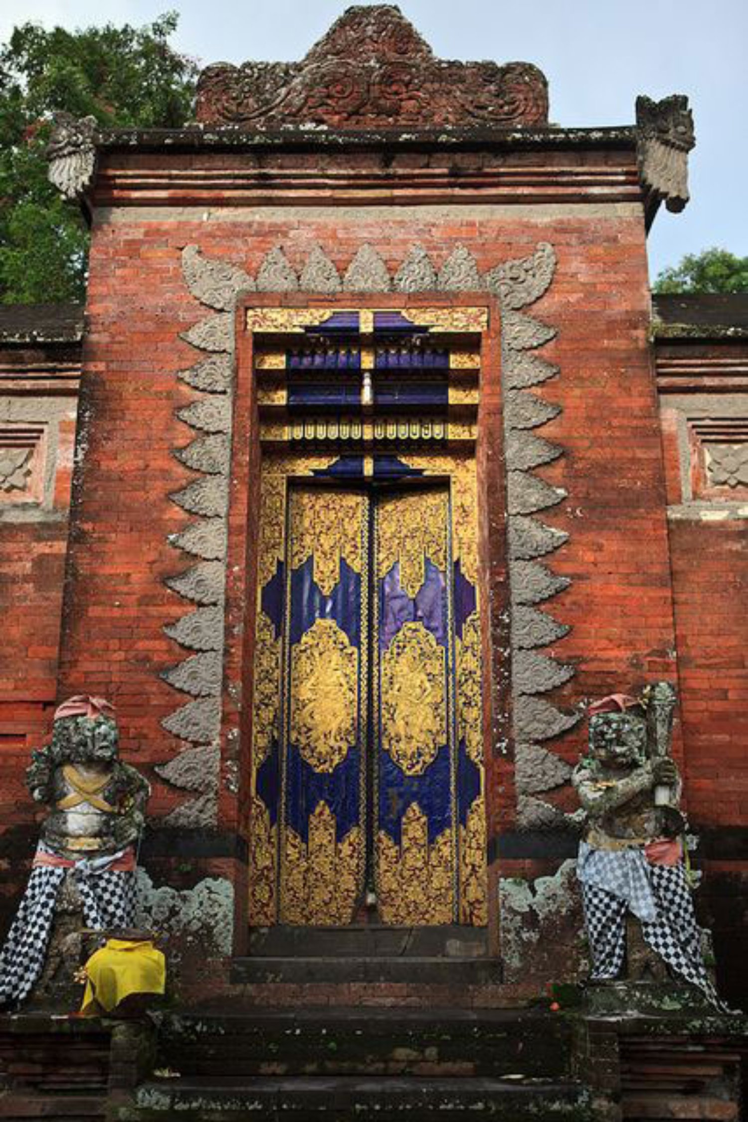 Angkul Angkul Batu Bata Stil Bali Untuk Rumah dan Villa