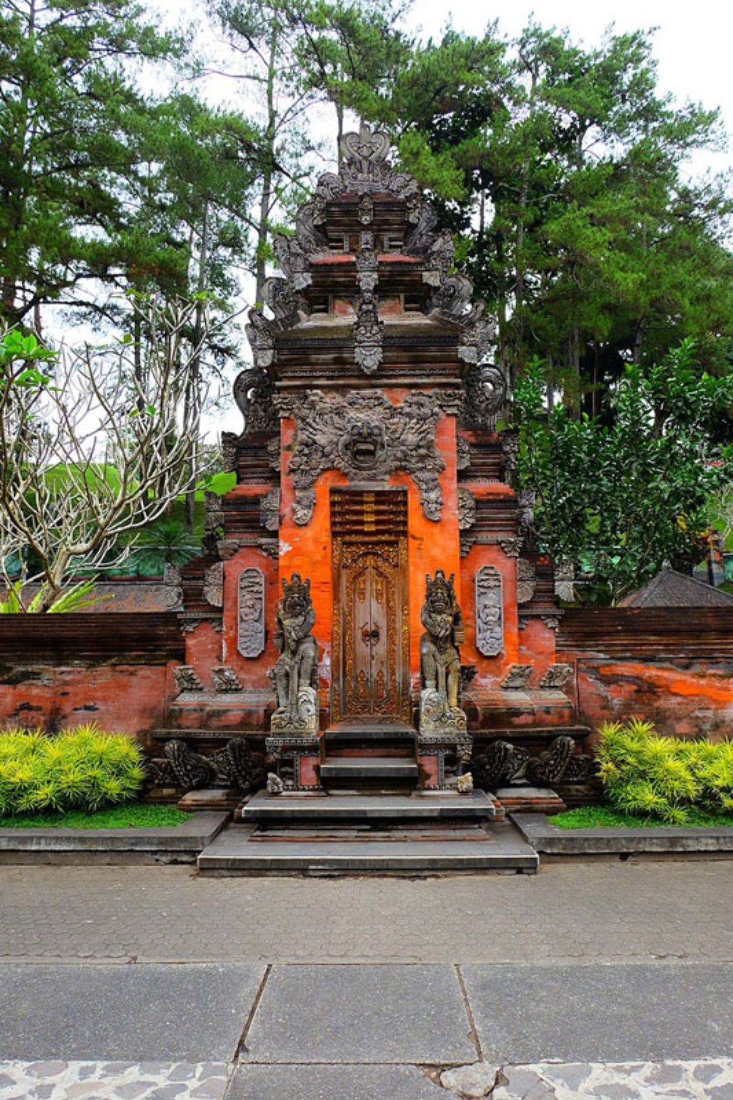 Pagar Rumah Bergaya Bali